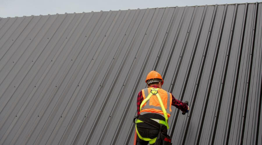 Roofer in Austin, NV